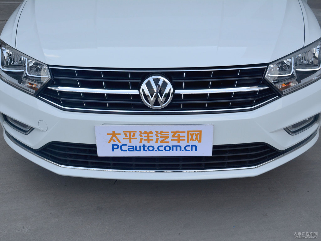 極地白寶來車頭外觀圖片