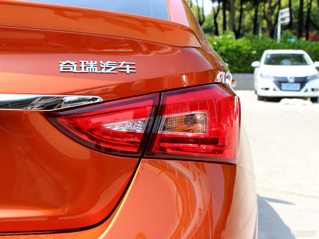 鎏光橙艾瑞澤5車尾外觀圖片
