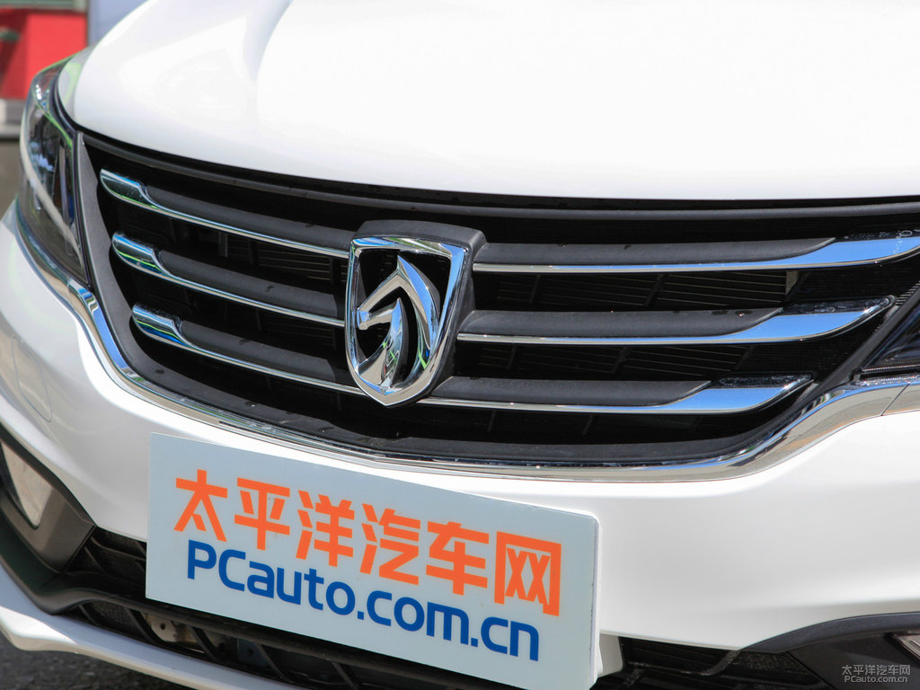 糖果白寶駿310車(chē)頭外觀圖片