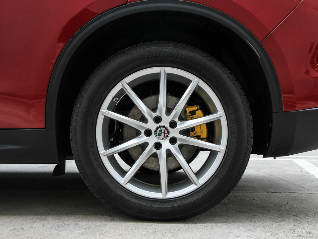 Stelvio斯坦維車身外觀圖片