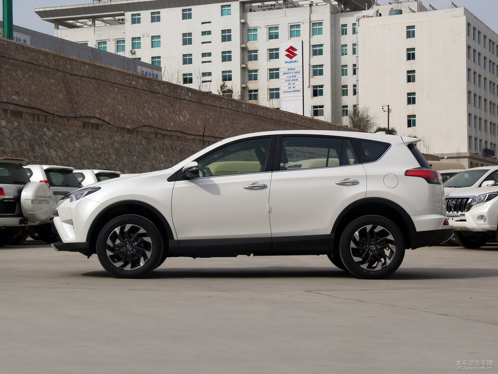 珍珠白RAV4榮放整車外觀外觀圖片