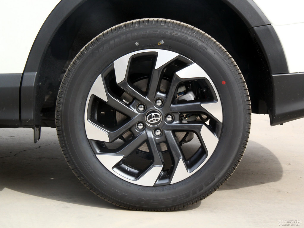 珍珠白R(shí)AV4榮放車身外觀圖片