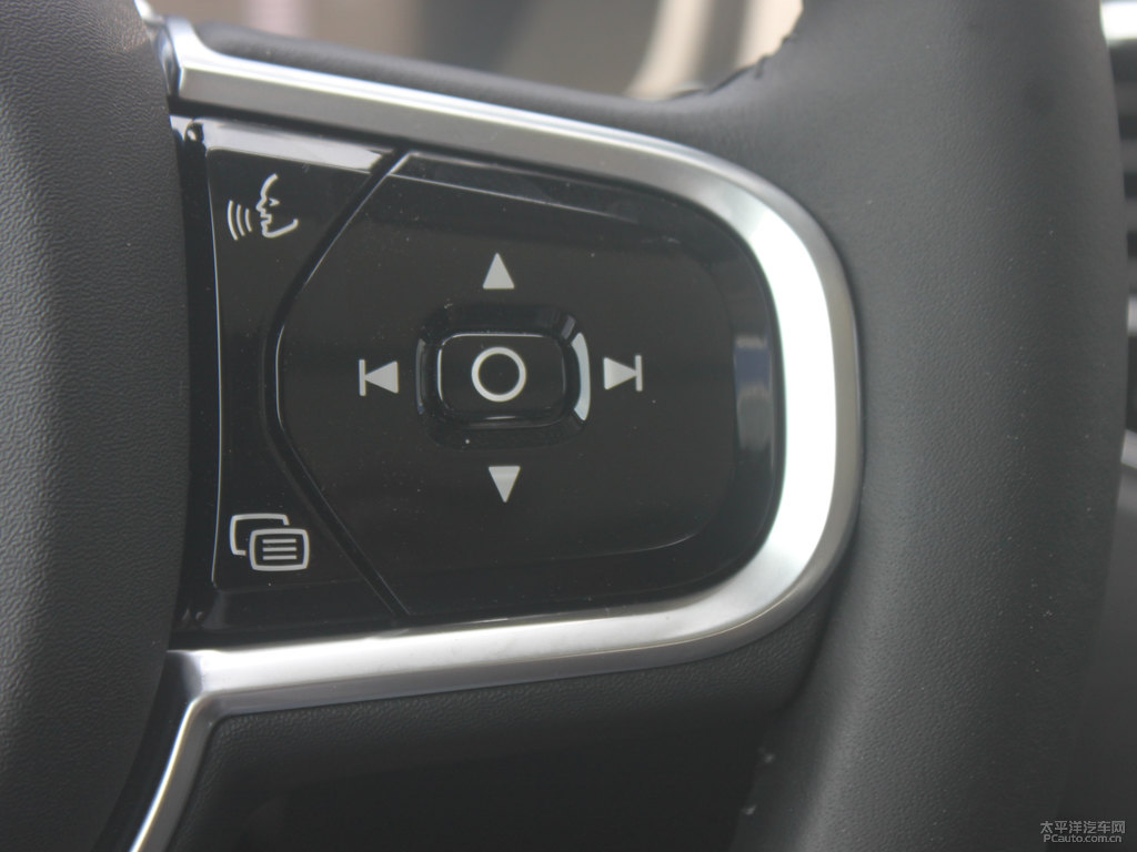 瑪瑙黑沃爾沃XC90中控內(nèi)飾圖片