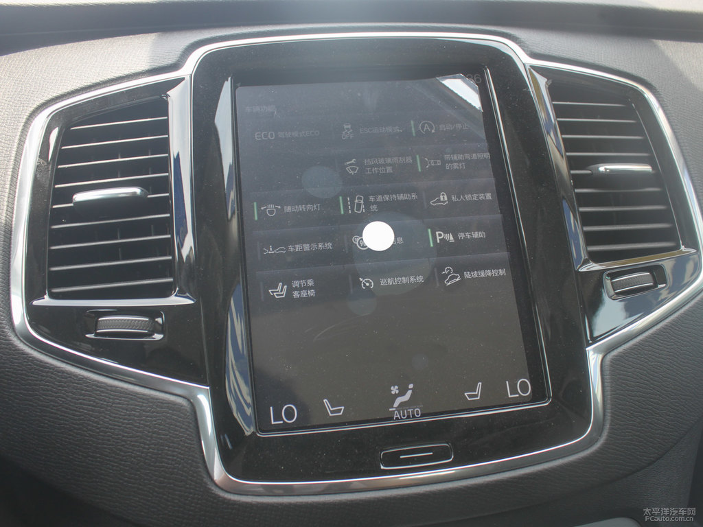 瑪瑙黑沃爾沃XC90中控內(nèi)飾圖片