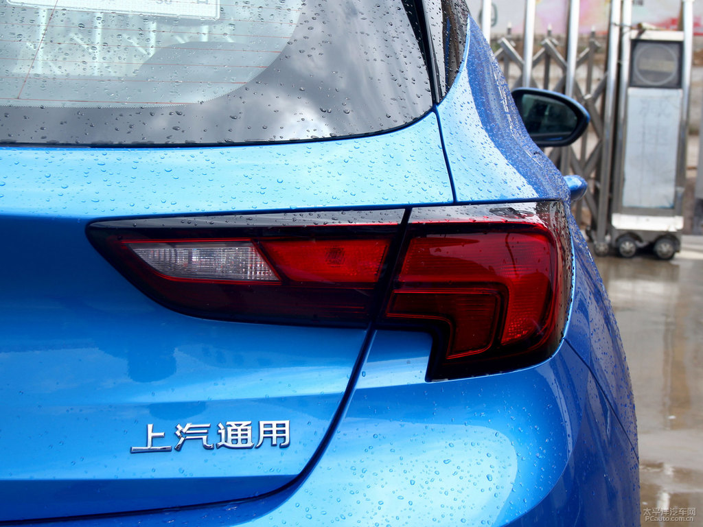 青金藍(lán)威朗車尾外觀圖片