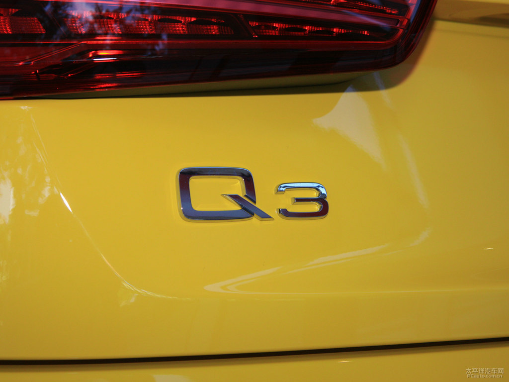 維加斯黃奧迪Q3車尾外觀圖片