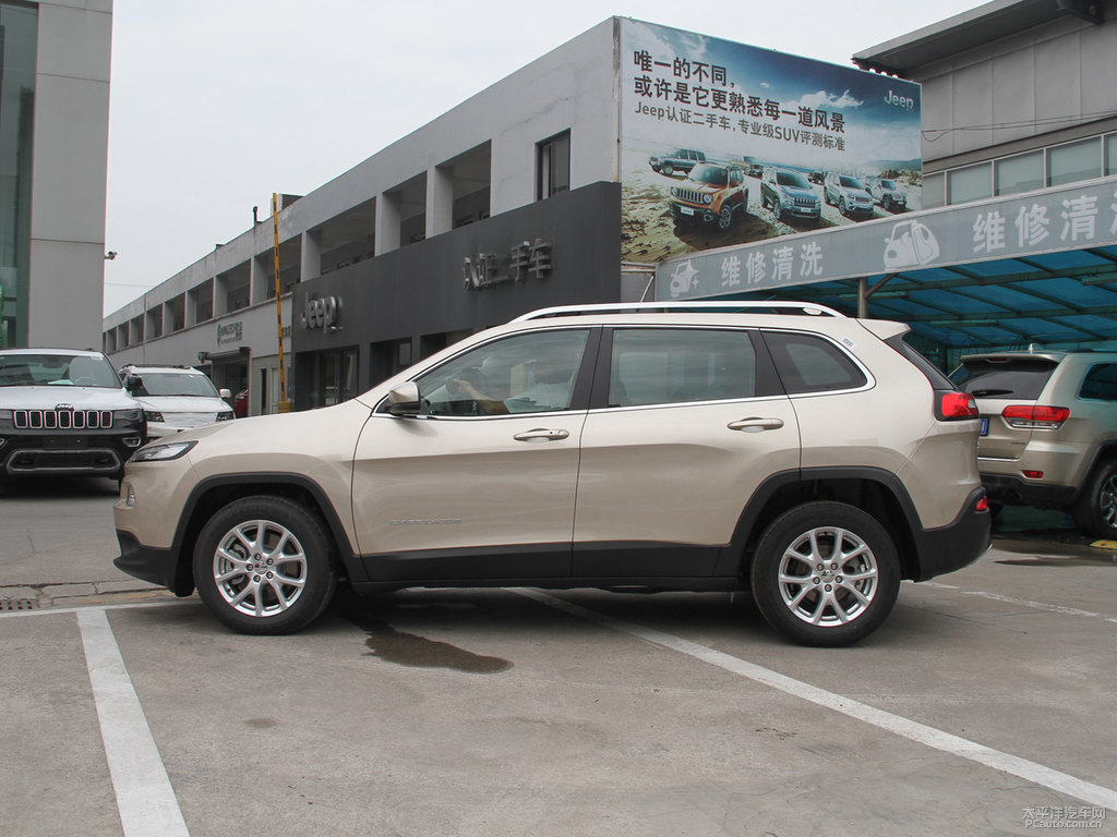流沙金自由光整車(chē)外觀(guān)外觀(guān)圖片