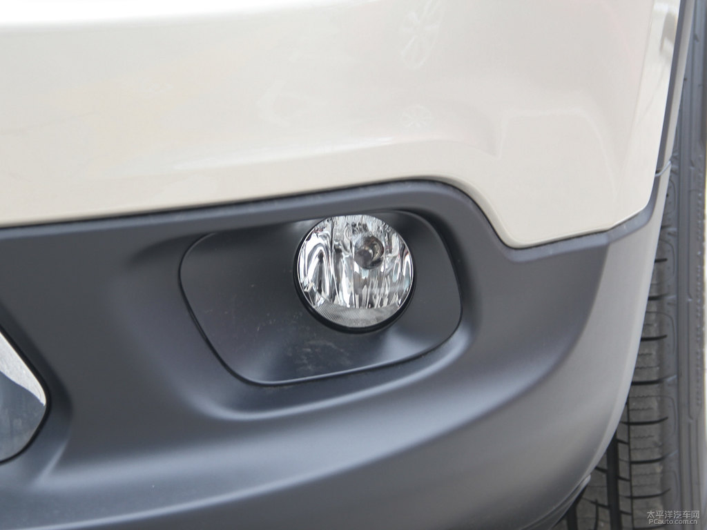流沙金自由光車頭外觀圖片