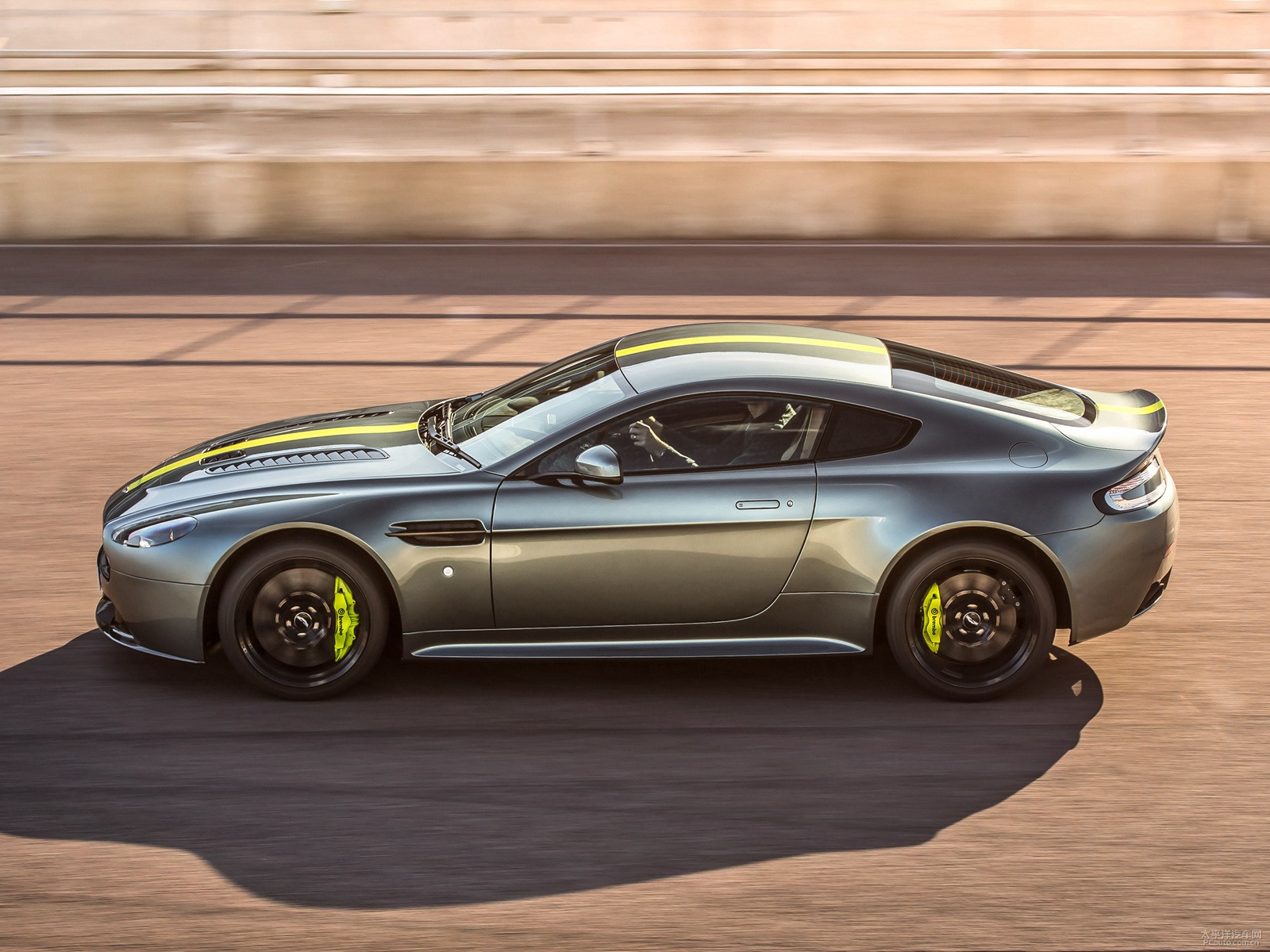 V12 Vantage外觀高清大圖