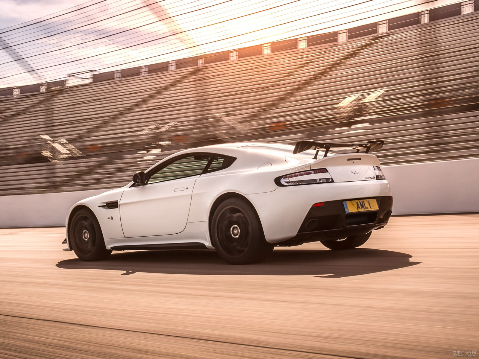 V12 Vantage外觀高清大圖