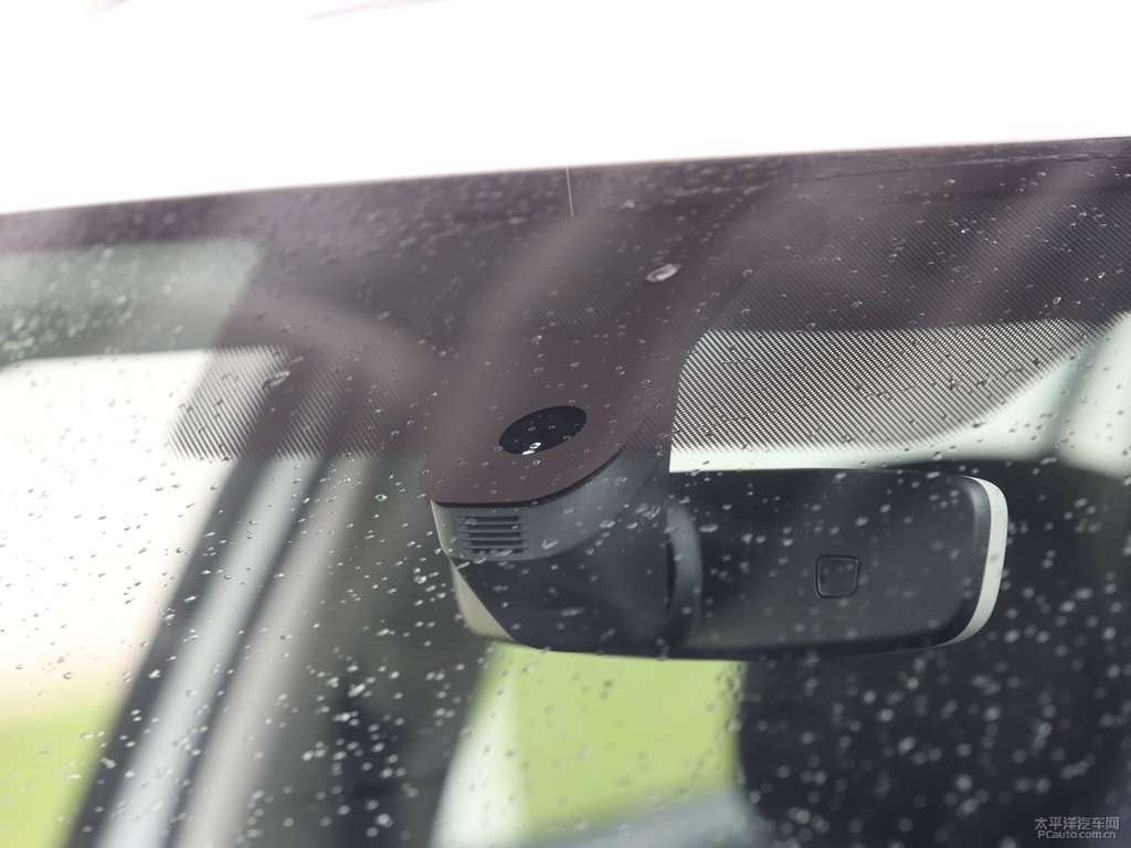 冰雪白柯迪亞克車身外觀圖片