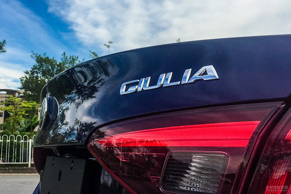 Giulia~DƬ