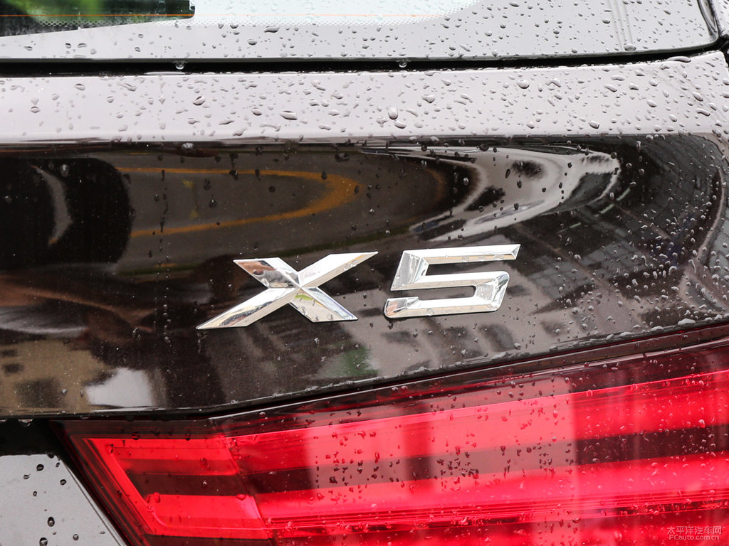 黑色寶馬X5(進(jìn)口)車尾外觀圖片