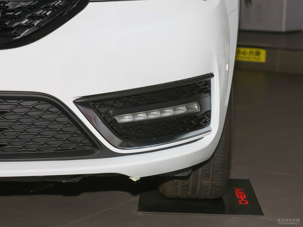 俊逸白艾瑞澤5車頭外觀圖片