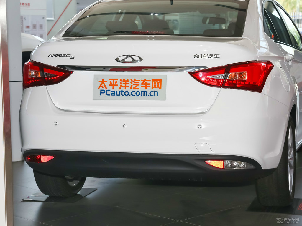 俊逸白艾瑞澤5車尾外觀圖片