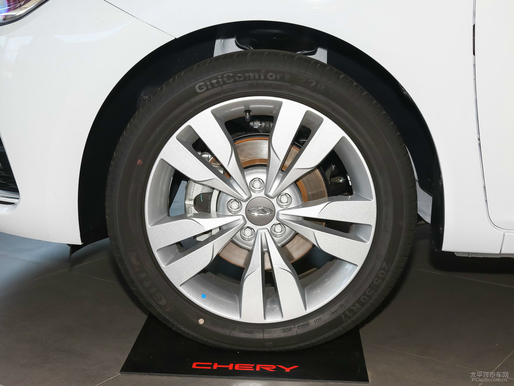 俊逸白艾瑞澤5車身外觀圖片