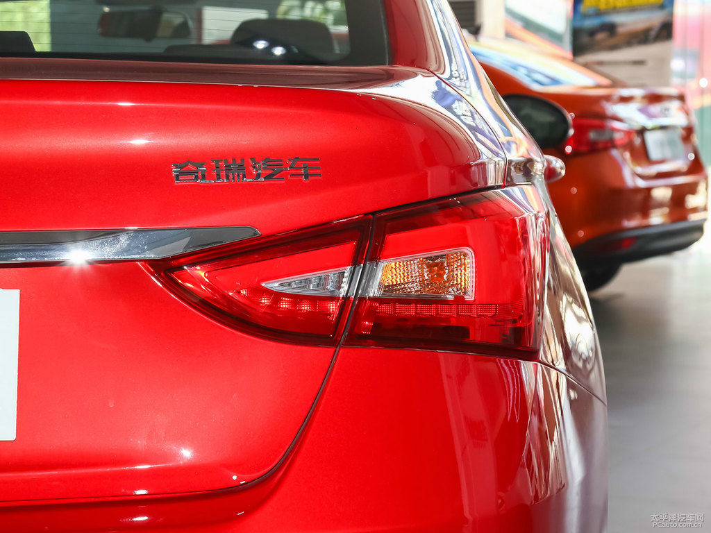 魅影紅艾瑞澤5車尾外觀圖片