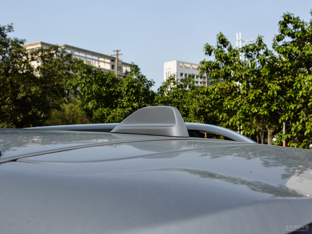 流沙金自由光車(chē)身外觀(guān)圖片