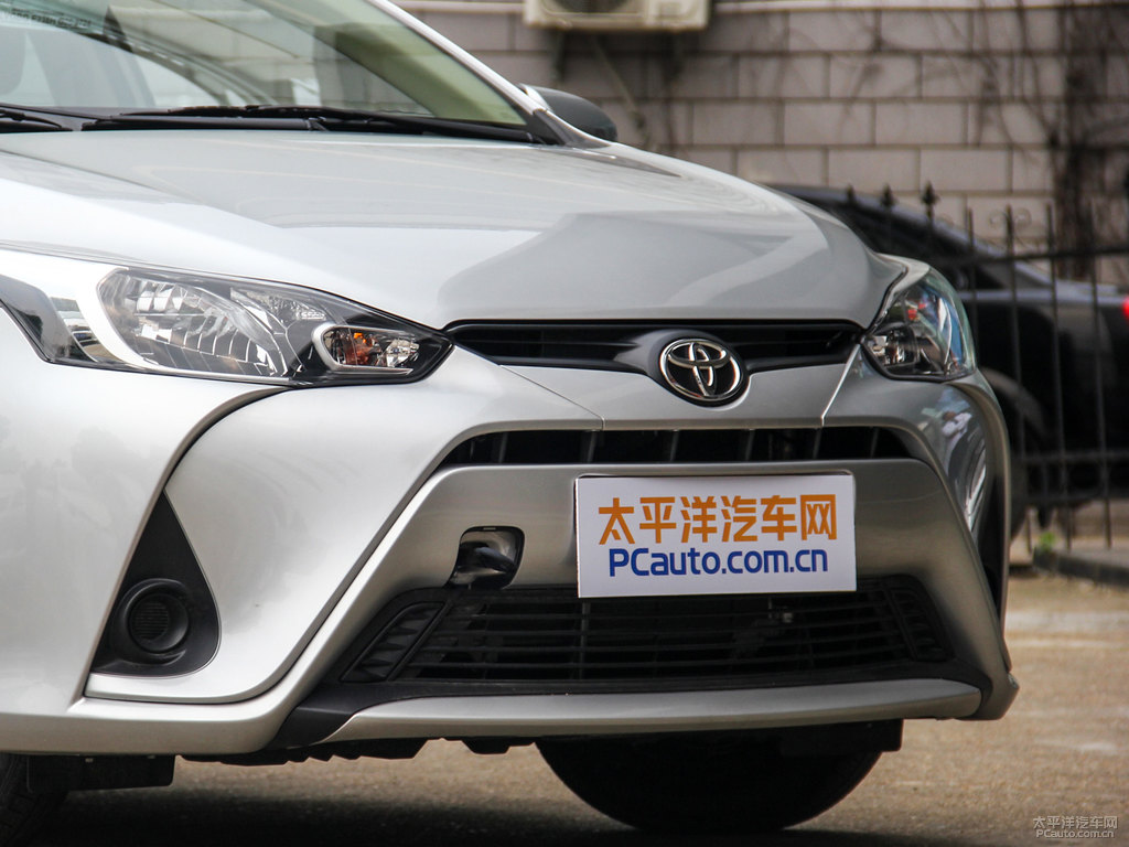 水晶銀YARiS L 致享車頭外觀圖片