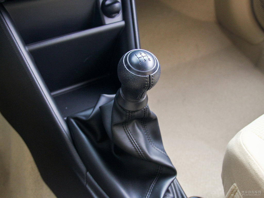 水晶銀YARiS L 致享中控內飾圖片