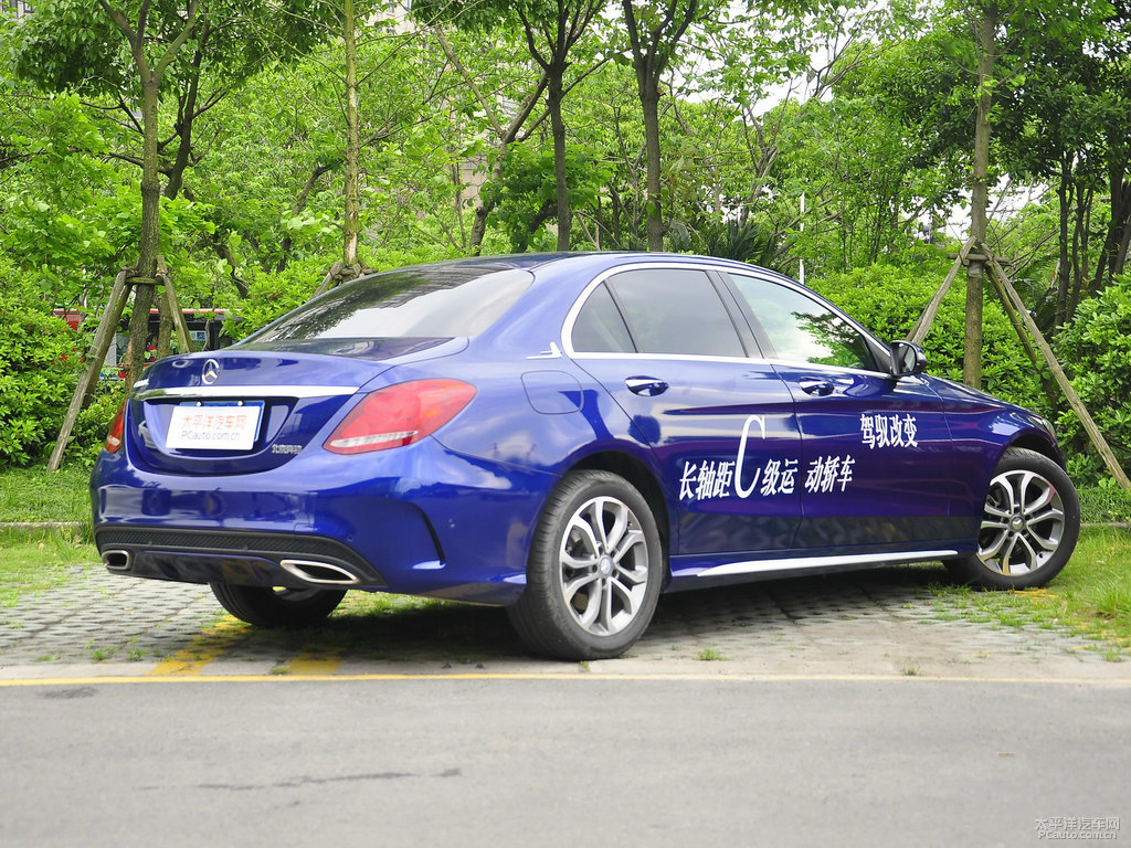 寶石藍(lán)奔馳C級(jí)整車(chē)外觀(guān)外觀(guān)圖片