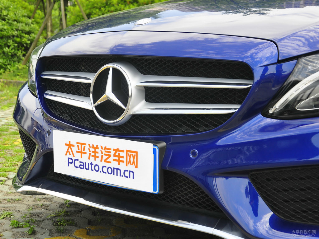 寶石藍(lán)奔馳C級車頭外觀圖片