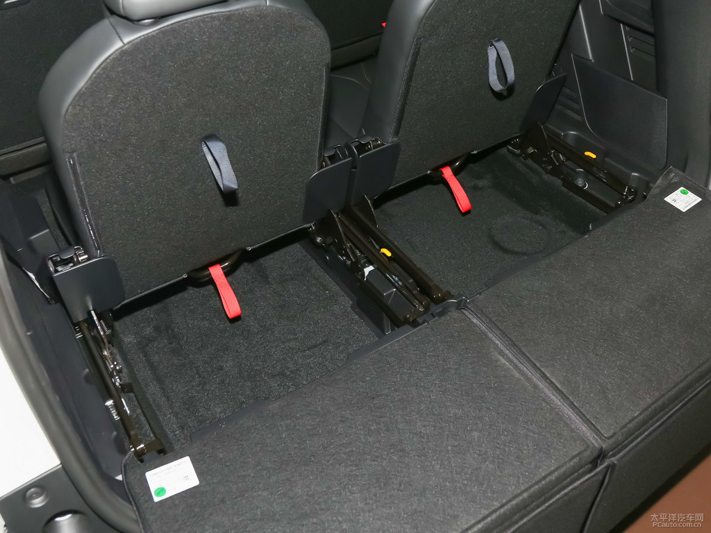 珠光白標(biāo)致5008后備廂空間圖片