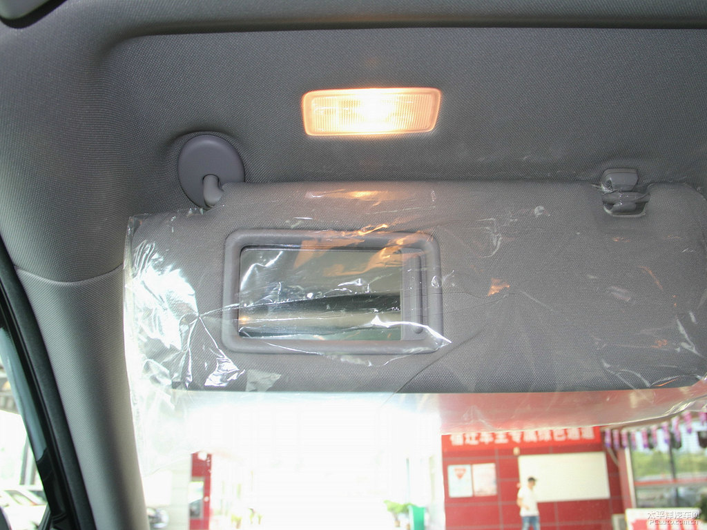 炫晶黑漢蘭達車廂內(nèi)飾圖片