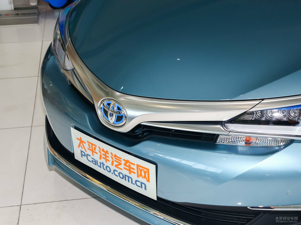 寰宇藍(lán)色卡羅拉車頭外觀圖片