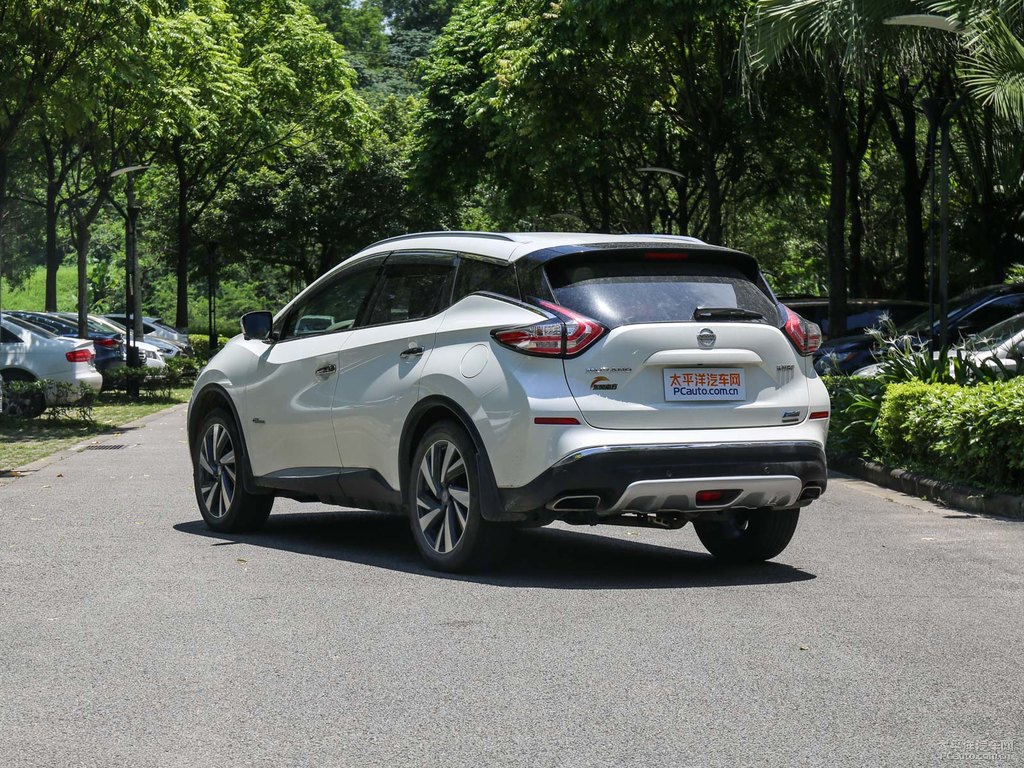 珠光白樓蘭整車外觀外觀圖片
