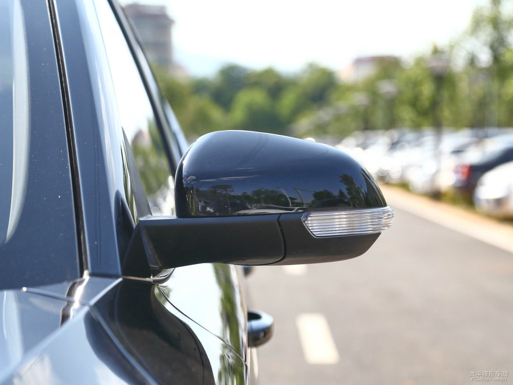 曜石黑名爵ZS車身外觀圖片