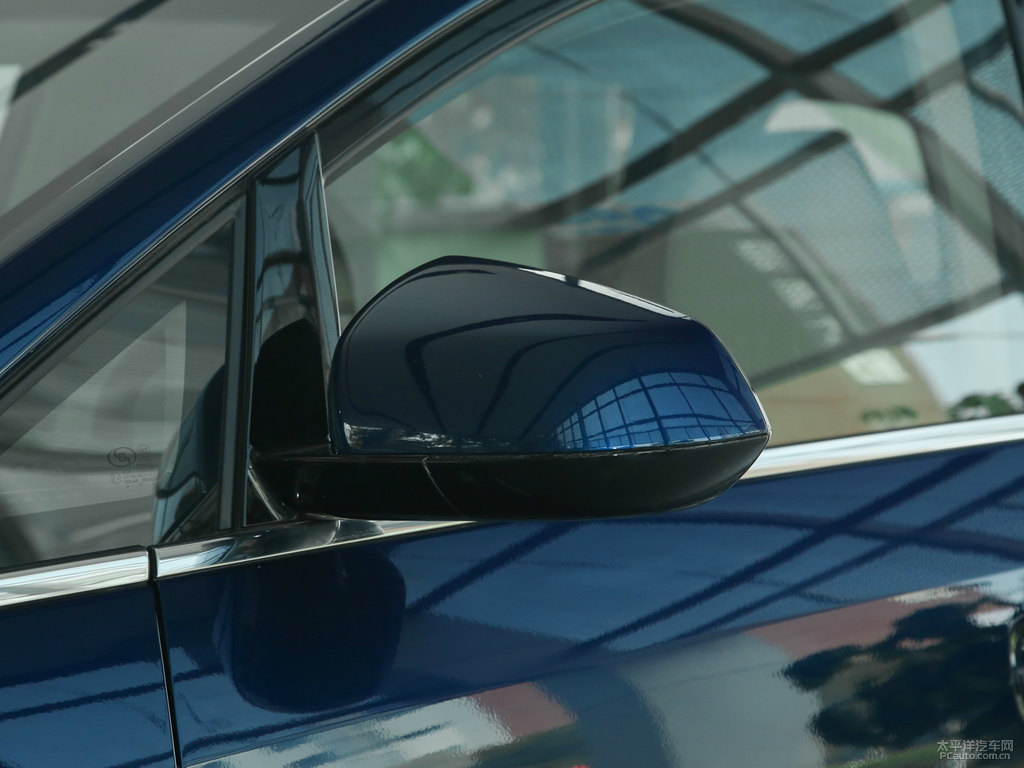 玉瓷青別克GL8車(chē)身外觀圖片