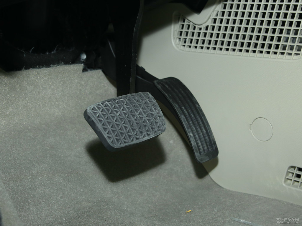 玉瓷青別克GL8中控內(nèi)飾圖片