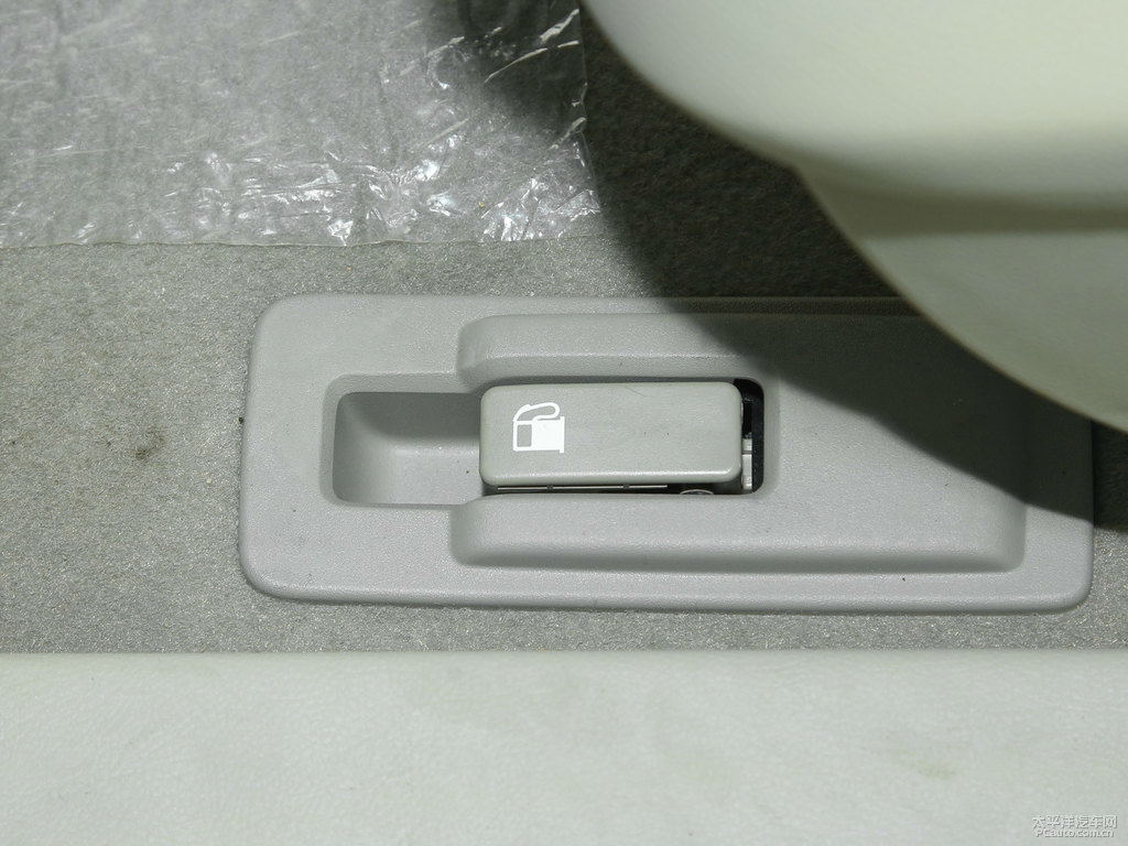 玉瓷青別克GL8中控內(nèi)飾圖片