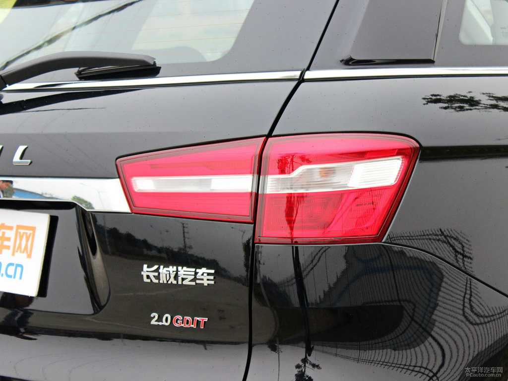 經(jīng)典黑哈弗H6 Coupe車尾外觀圖片