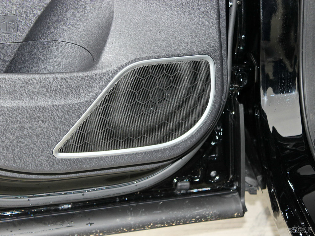 經(jīng)典黑哈弗H6 Coupe車廂內(nèi)飾圖片