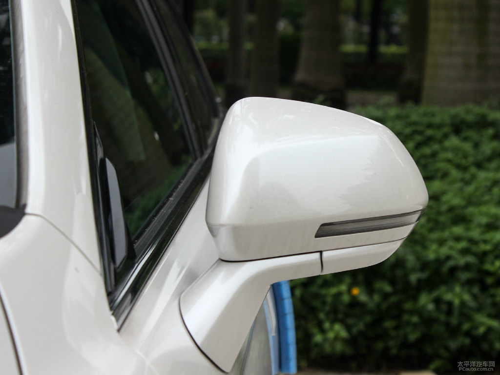 鉑鉆白金牛座車身外觀圖片