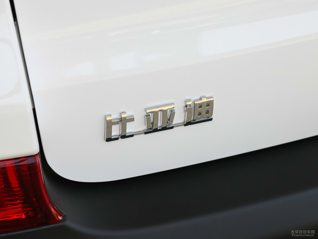 水晶白宋車(chē)尾外觀圖片