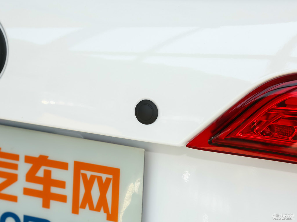 水晶白宋車尾外觀圖片