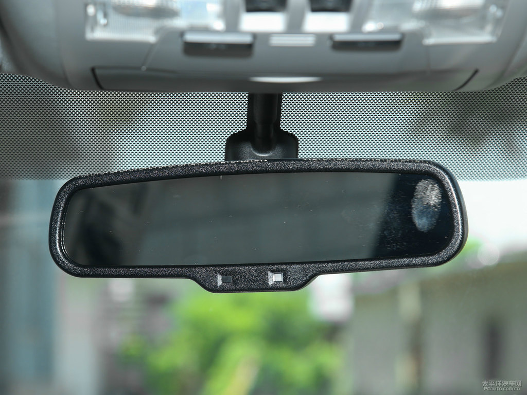 珍珠白漢蘭達(dá)車廂內(nèi)飾圖片