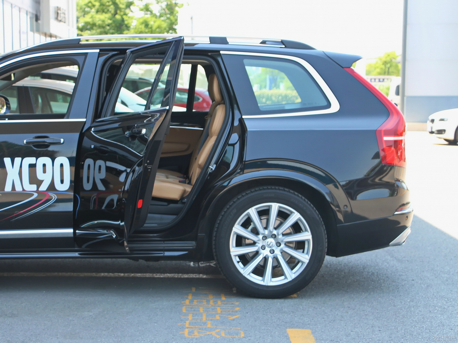 沃爾沃XC90空間高清大圖