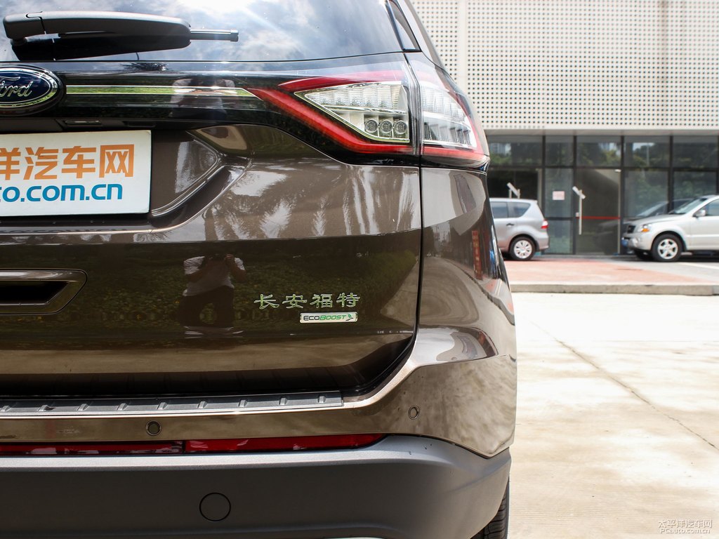 凡爾賽棕銳界L車尾外觀圖片