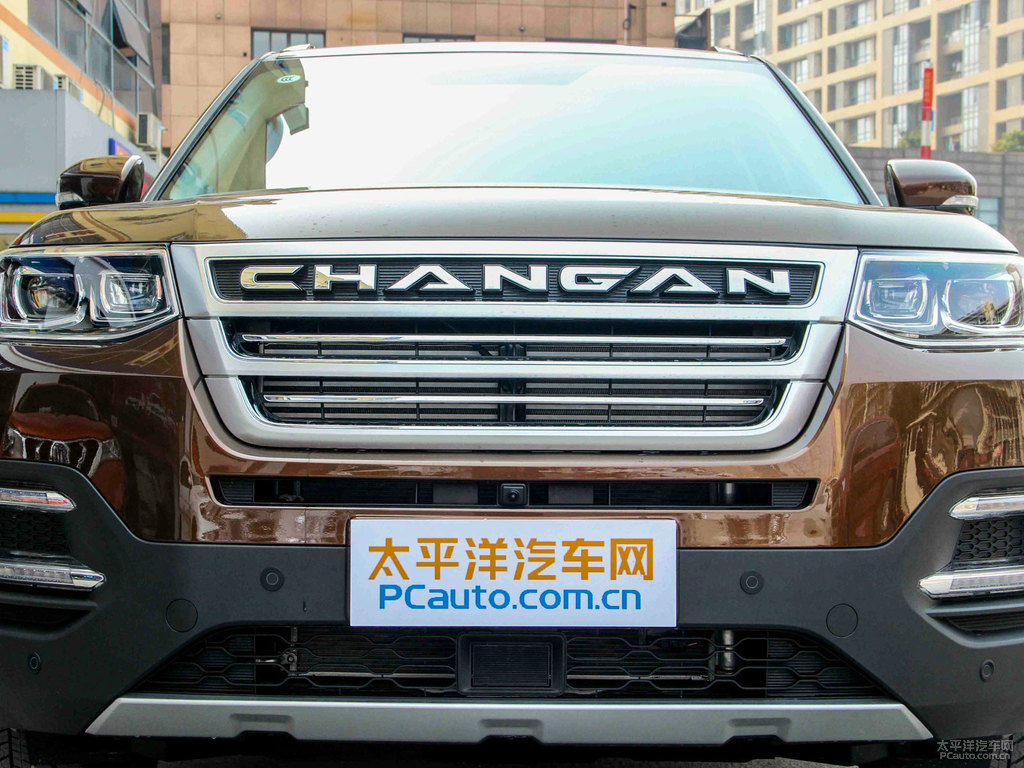 大地棕長安CS95車頭外觀圖片