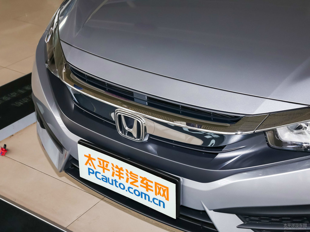 圣輝銀思域車頭外觀圖片