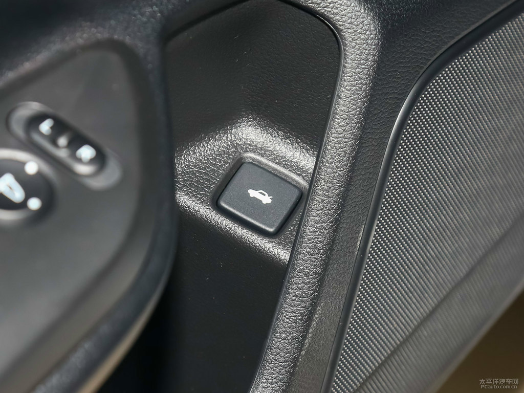 圣輝銀思域車廂內(nèi)飾圖片