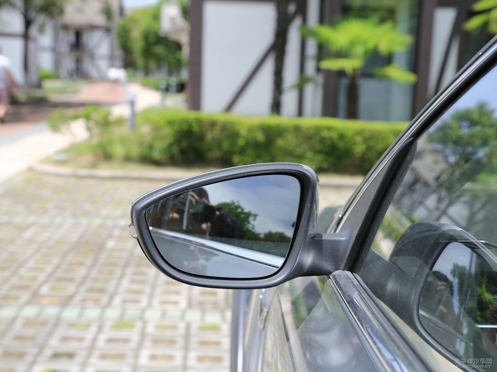 潮流灰明銳車身外觀圖片
