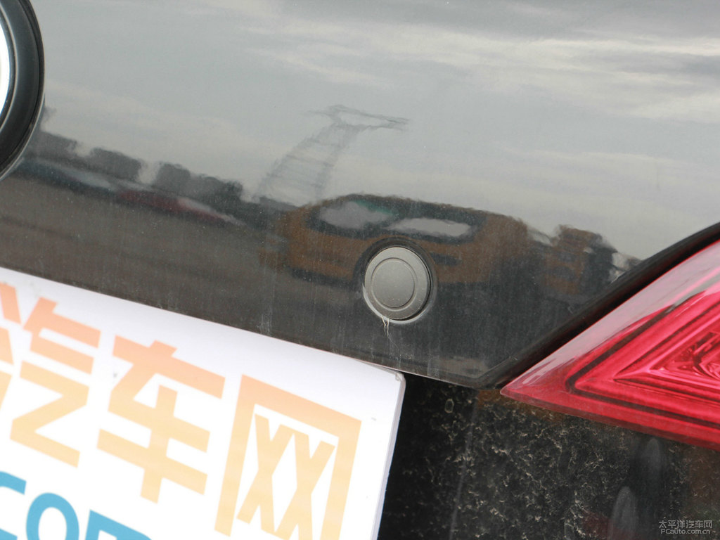 德蘭黑宋車尾外觀圖片