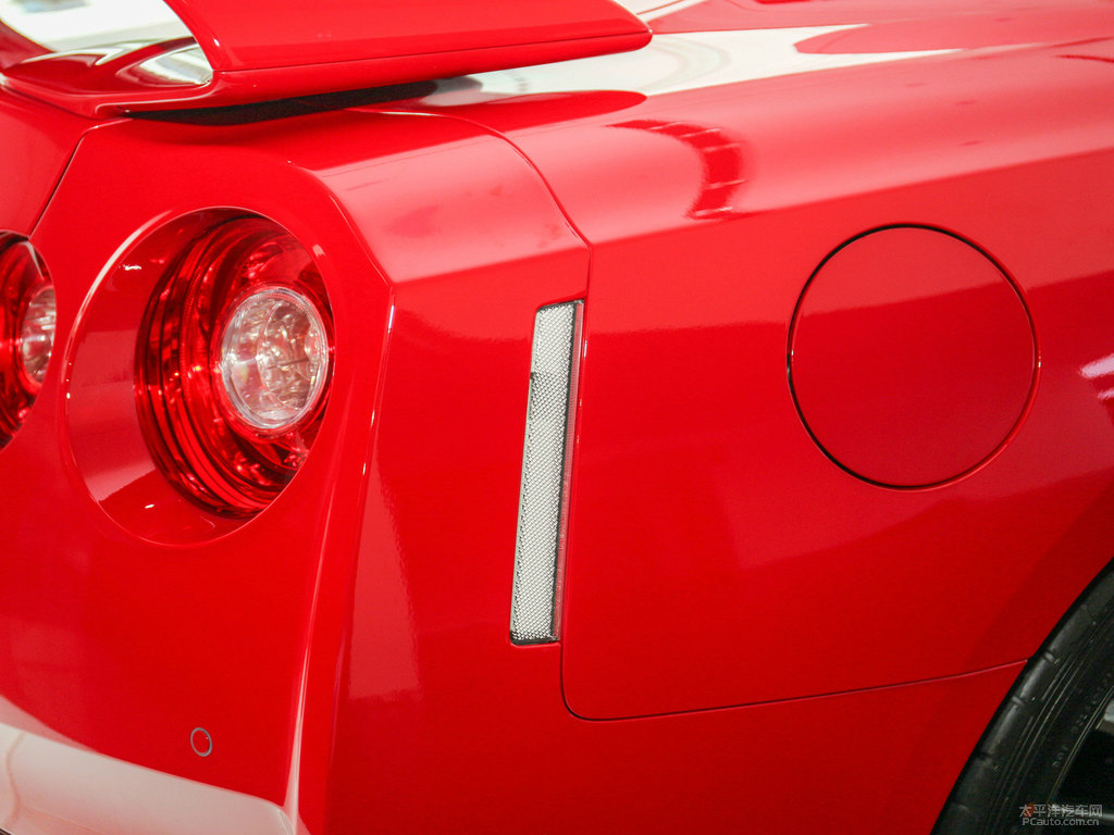 ێrtծa(chn)GT-R܇β^DƬ