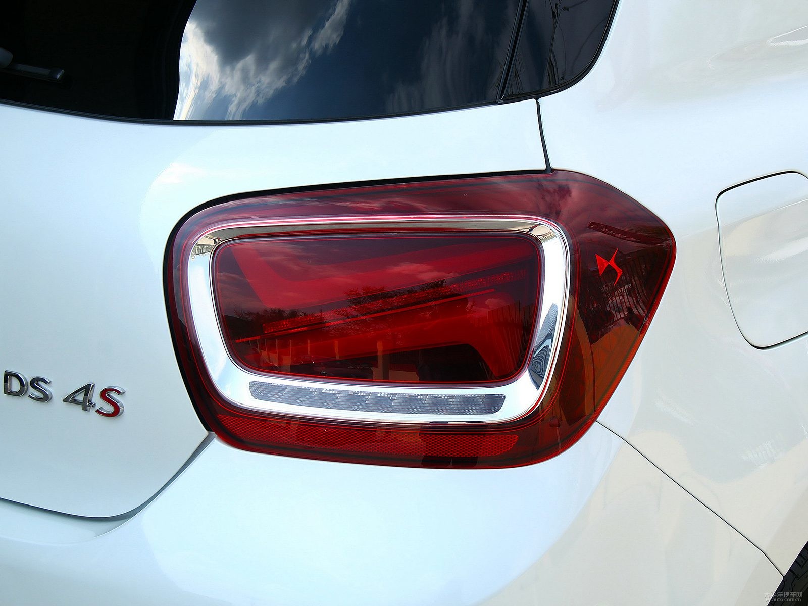 DS 4S܇β^DƬ