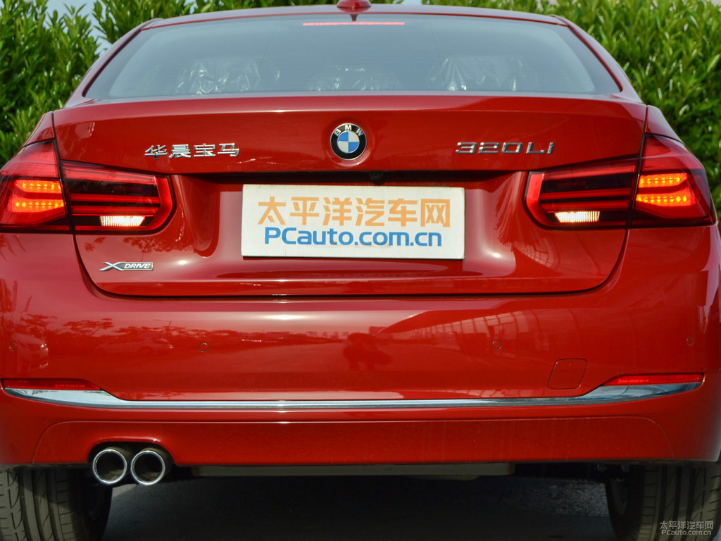 墨爾本紅寶馬3系車尾外觀圖片